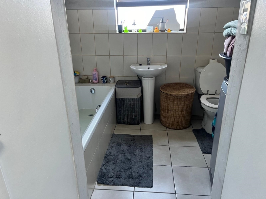 1 Bedroom Property for Sale in Southernwood Eastern Cape